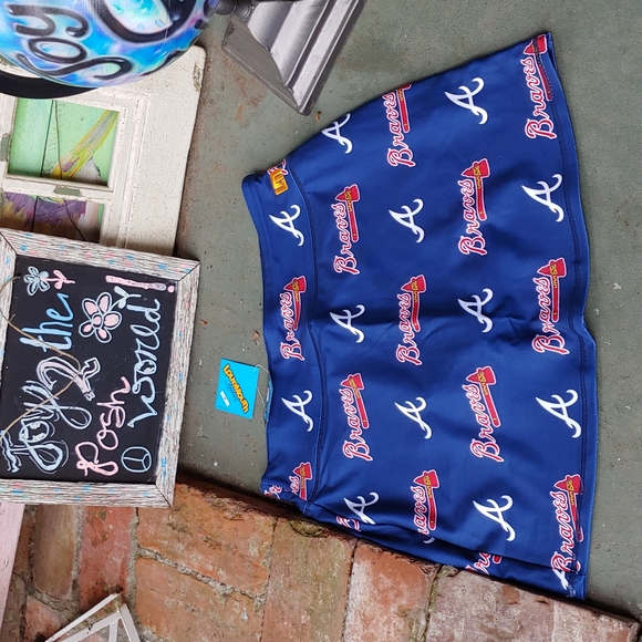 Loudmouth Pants - NWT Atlanta Braves Loudmouth skort
